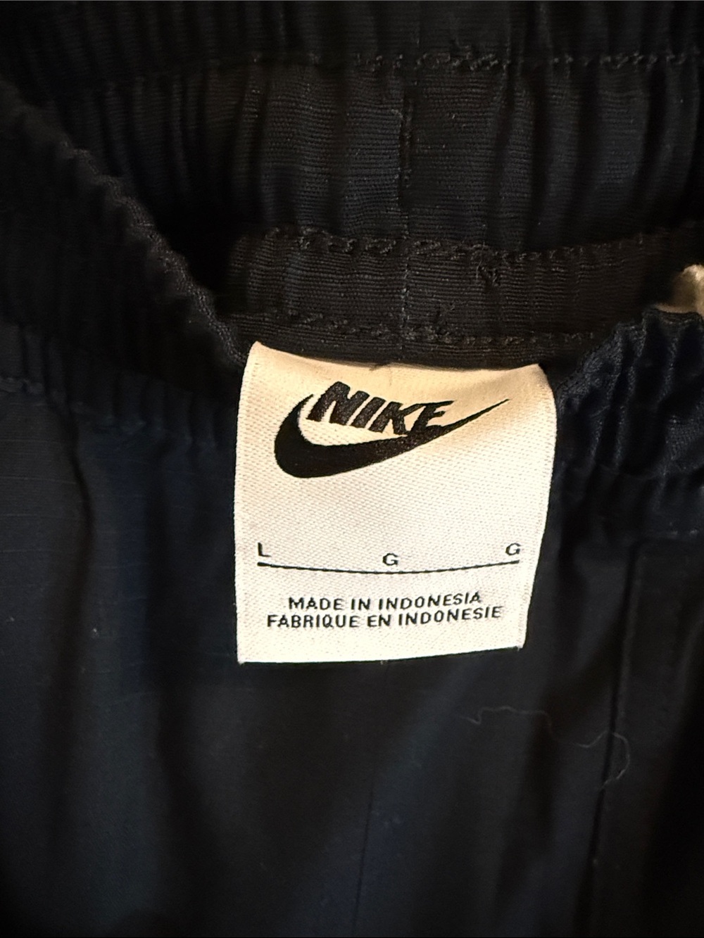 Nike Black Men's Cargo Pants with White Swoosh - Picture 3 of 7